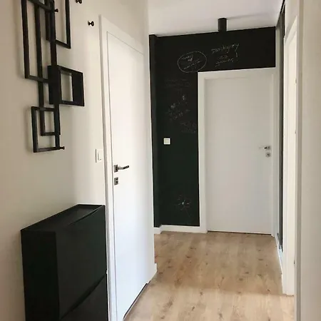 Modern & Classy Industrial - Browar Apartment